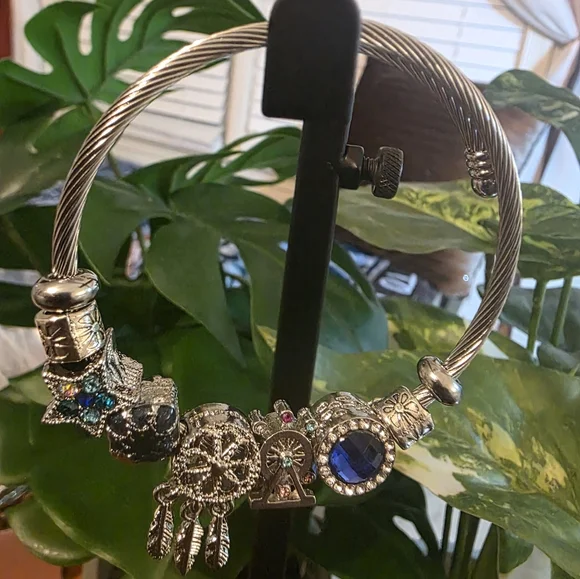 DREAM CATCHER Silver Charm Bracelet with ROYAL Blue Accents. - Picture 2 of 5